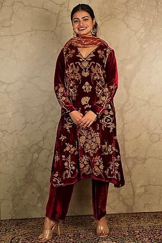 maroon embroidered kurta set