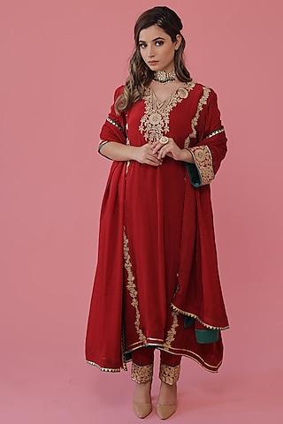 maroon embroidered kurta set