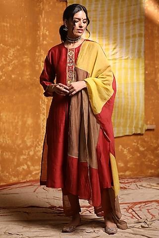 maroon handloom chanderi hand embroidered kurta set