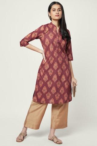 maroon print casual mandarin 3/4th sleeves knee length women regular fit kurta