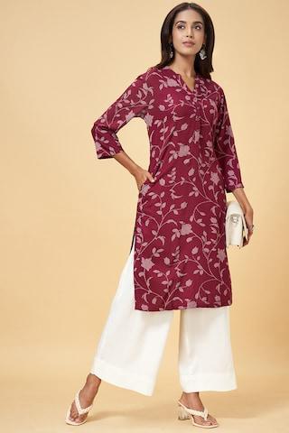 maroon print knee length  casual women regular fit  kurta