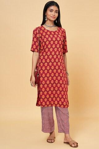 maroon printed ethnic round neck elbow sleeves calf-length women regular fit kurta pant set