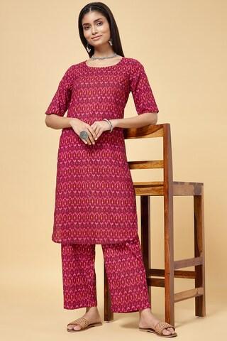maroon printed ethnic round neck half sleeves calf-length women regular fit kurta pant set