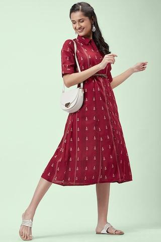 maroon printeded regular collar casual calf-length elbow sleeves women regular fit dress