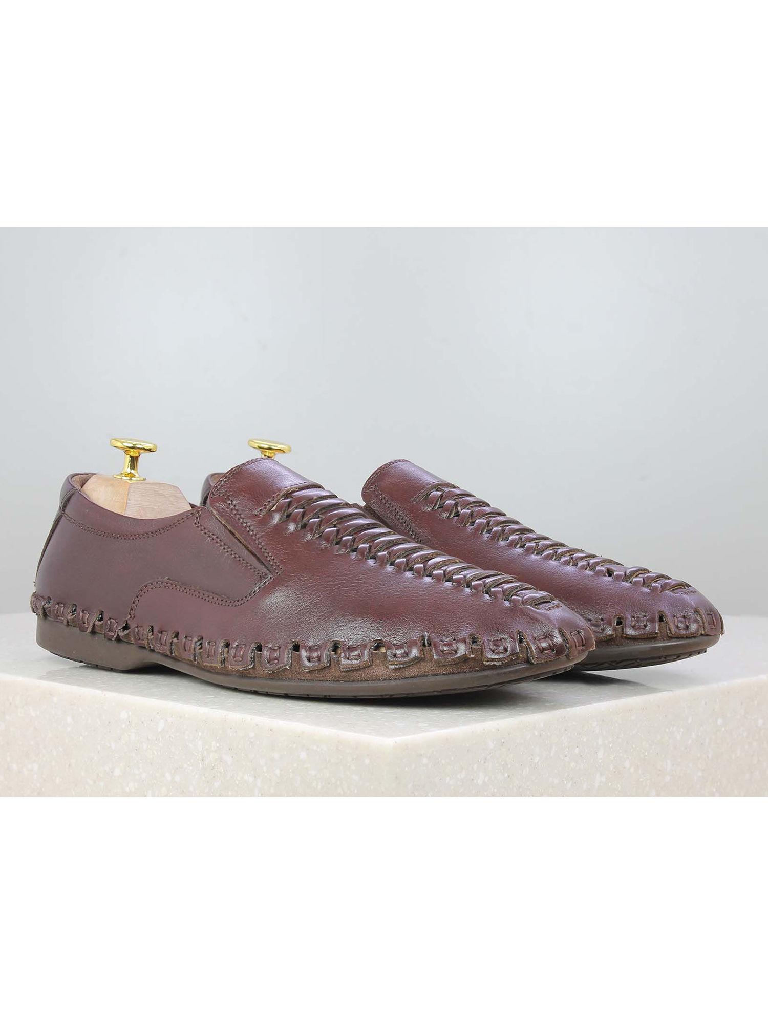 maroon solid casual shoes