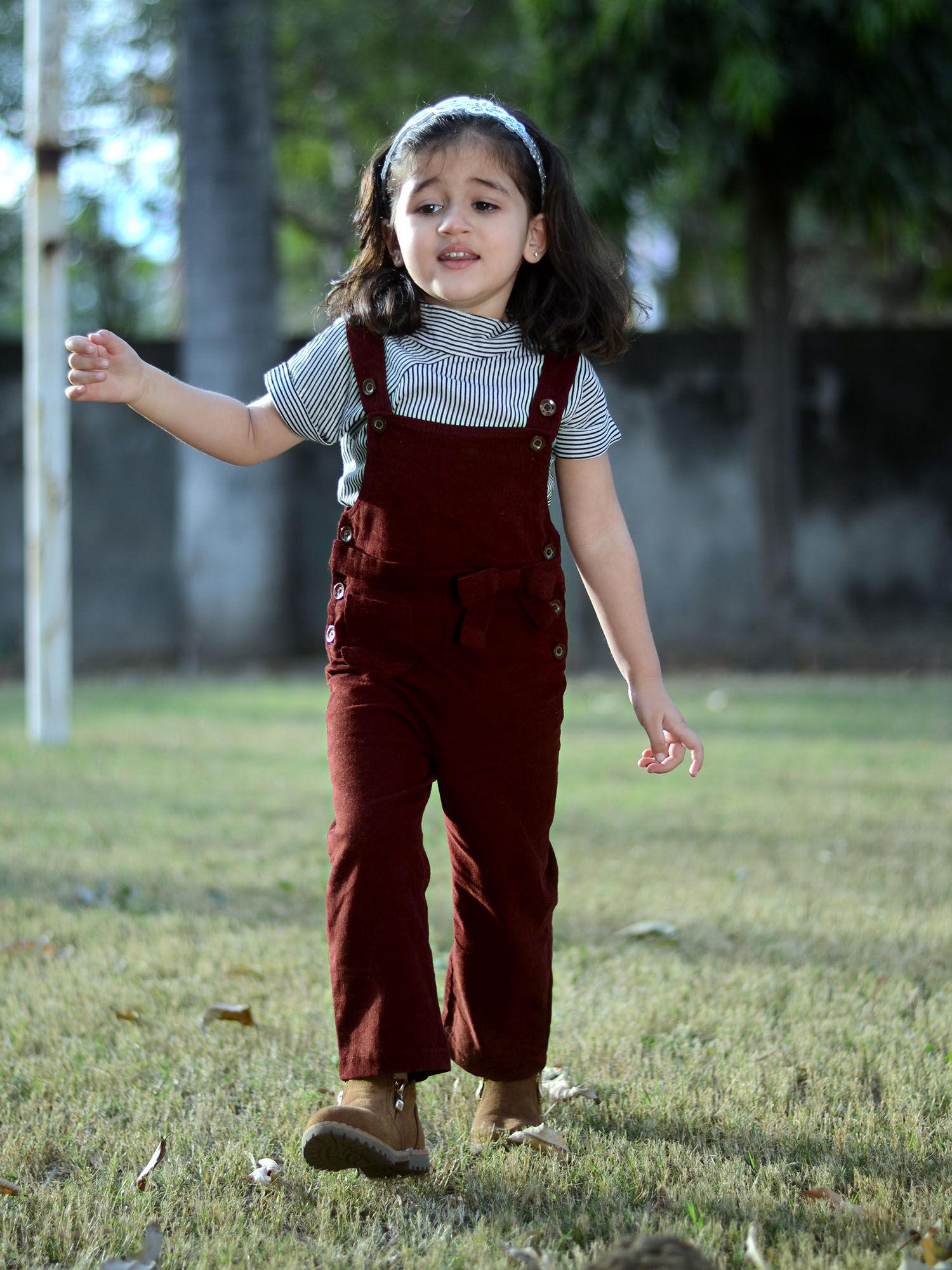 maroon solid dungaree with t-shirt (set of 2)