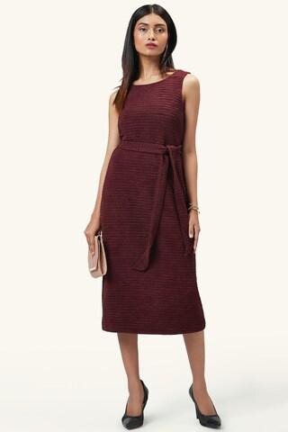 maroon solid round neck casual calf-length sleeveless women slim fit dress