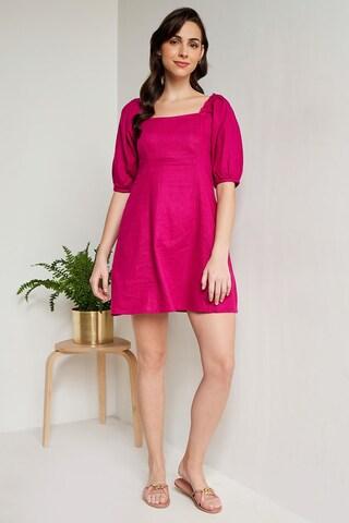 maroon solid square neck casual thigh-length half sleeves women regular fit dress