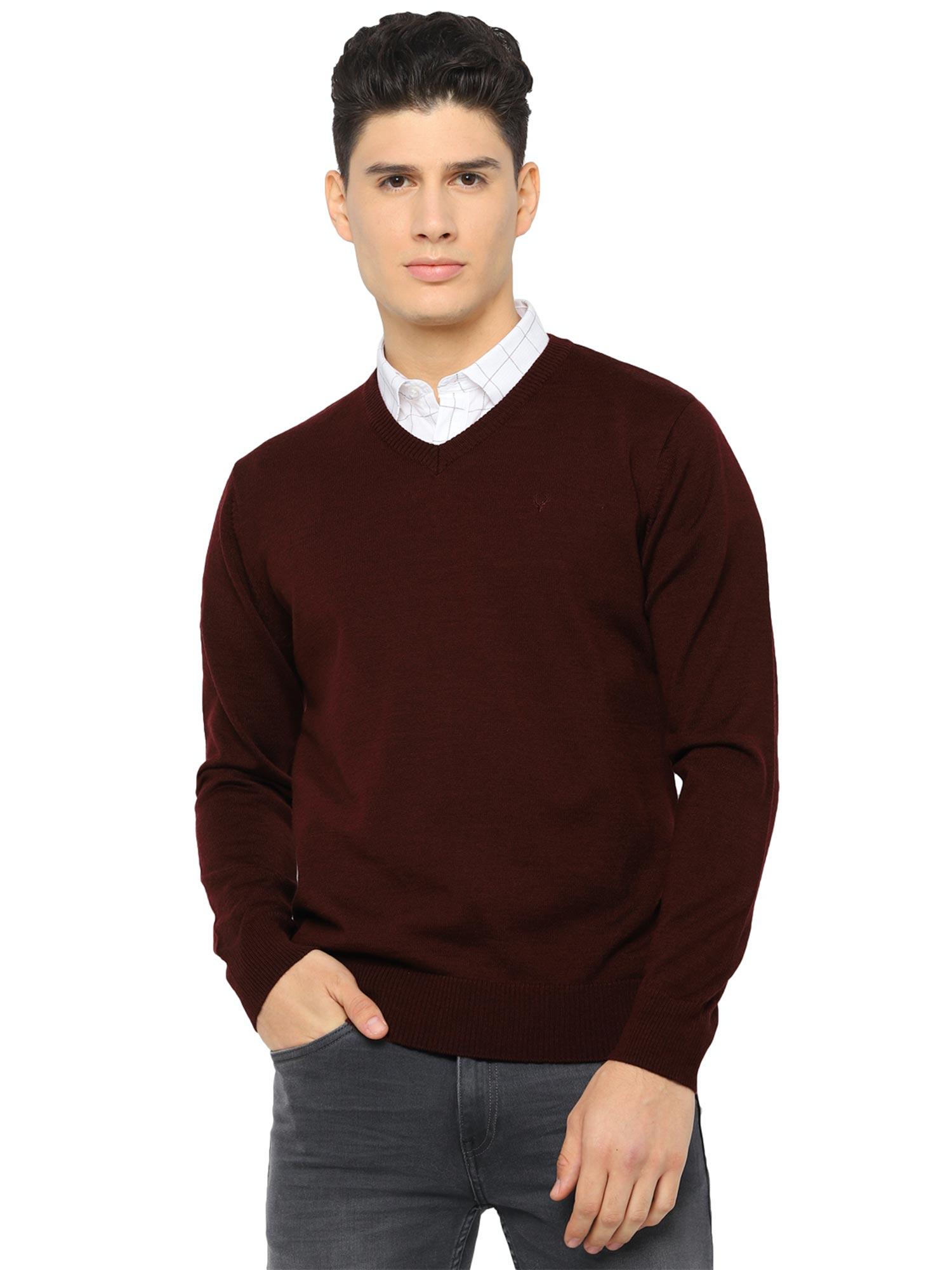 maroon sweater