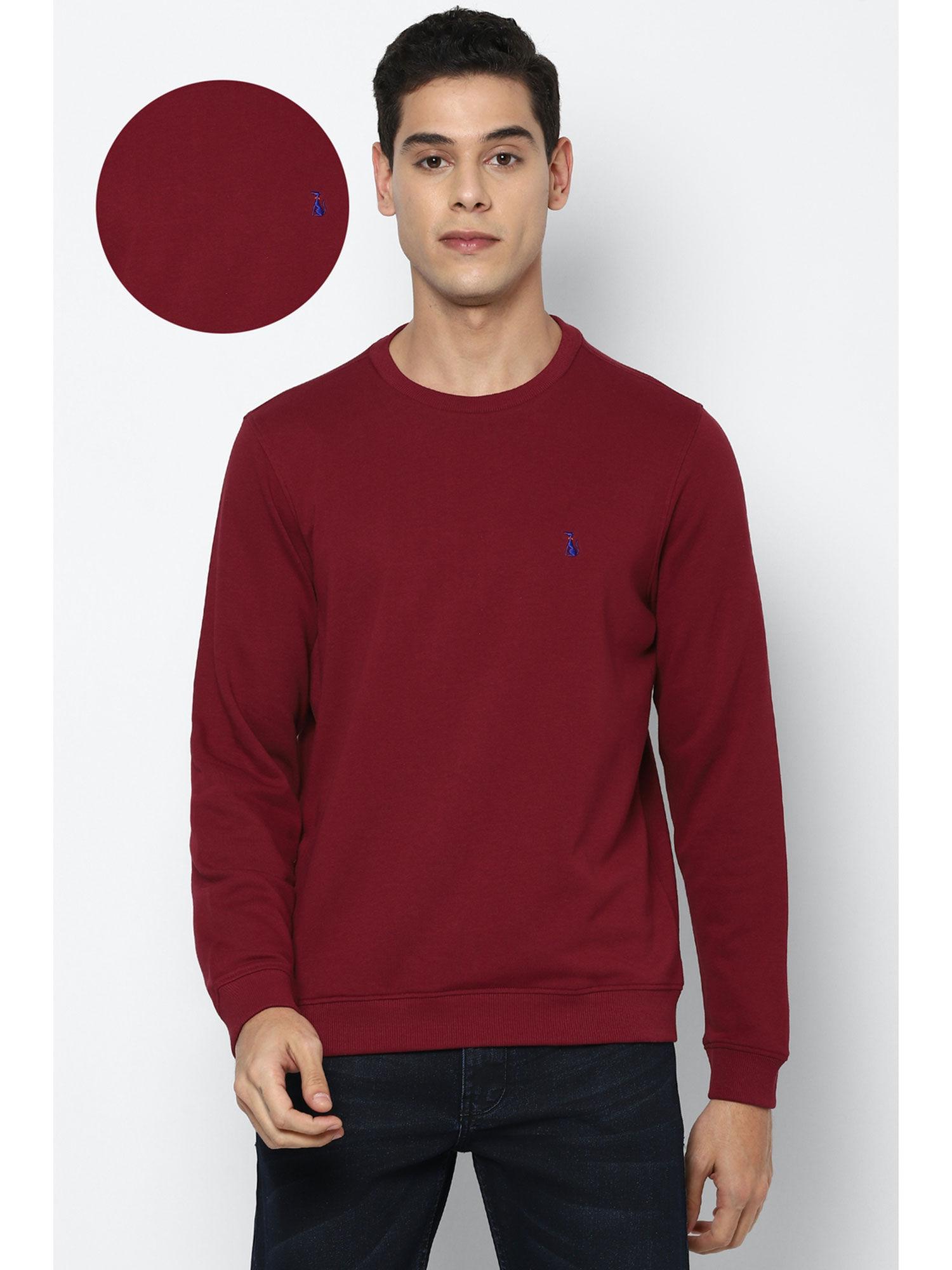 maroon sweatshirt