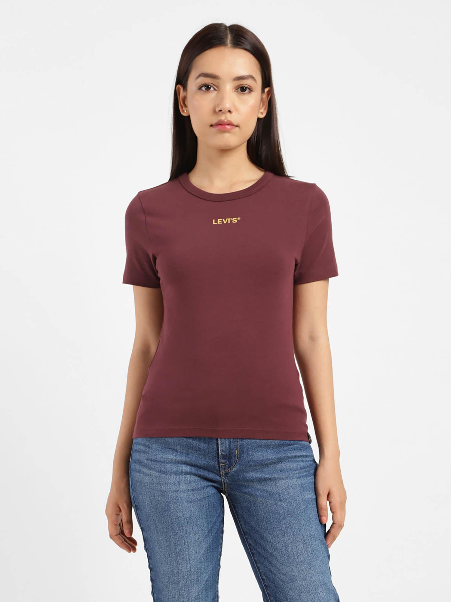 maroon tab brand logo round neck slim fit t-shirt