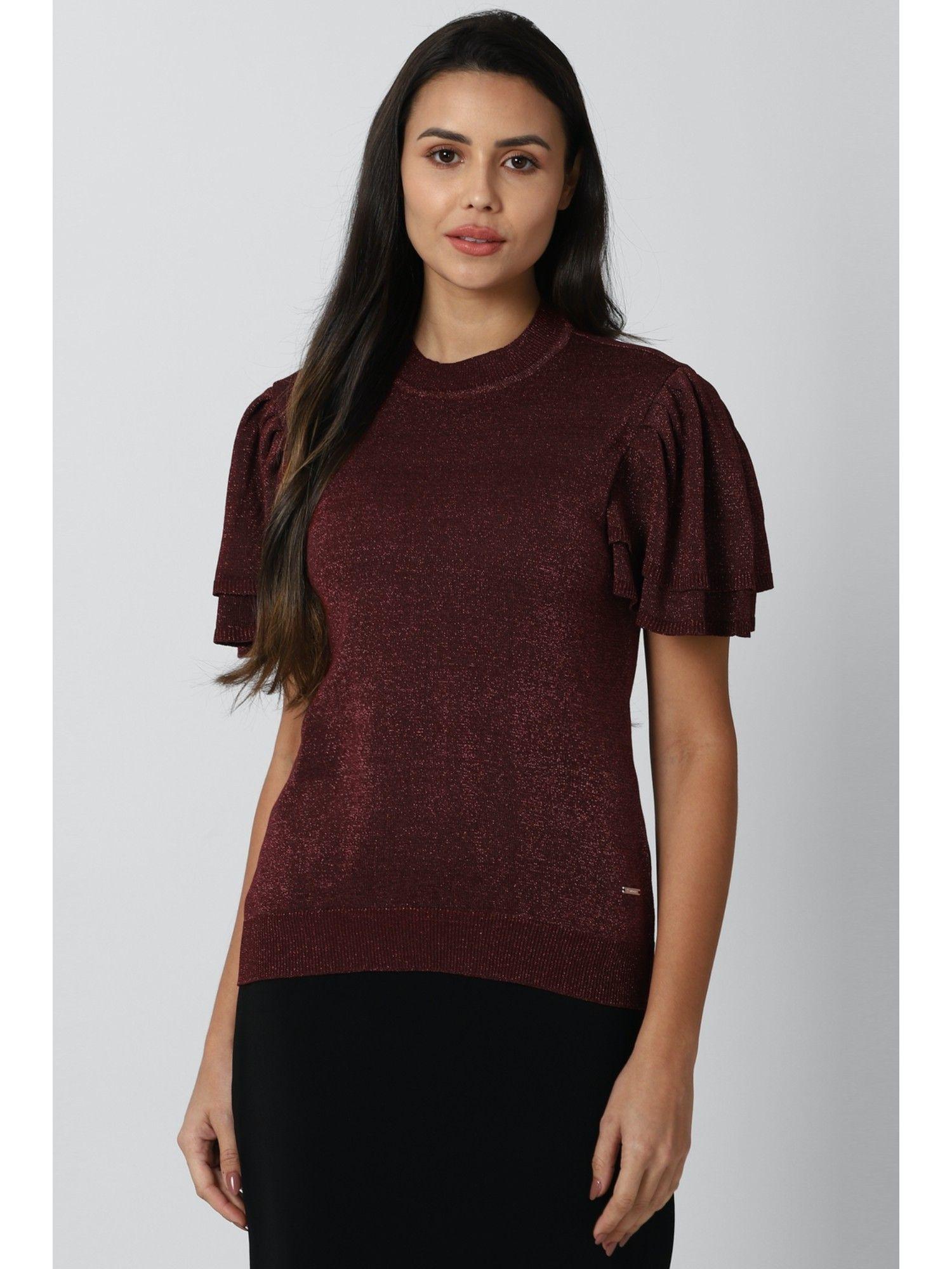 maroon top