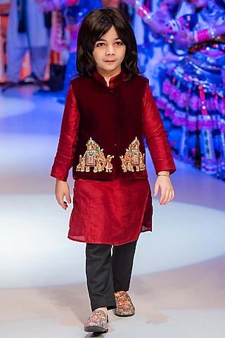 maroon velvet dabka & resham embroidered bundi jacket set for boys