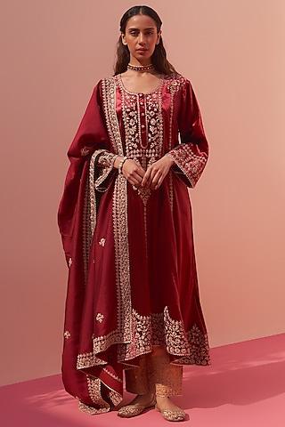 maroon velvet embroidered choga set