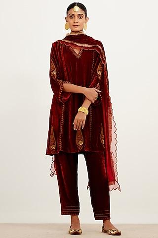 maroon velvet embroidered kurta set