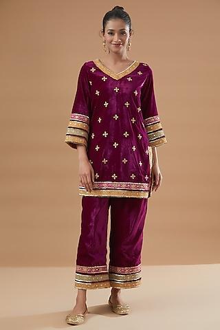 maroon velvet embroidered kurta set