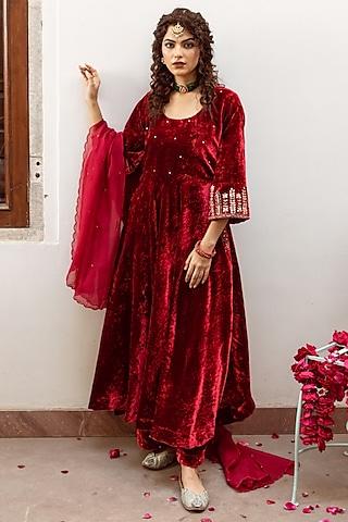 maroon velvet zardosi & marori embroidered hand-dyed kurta set