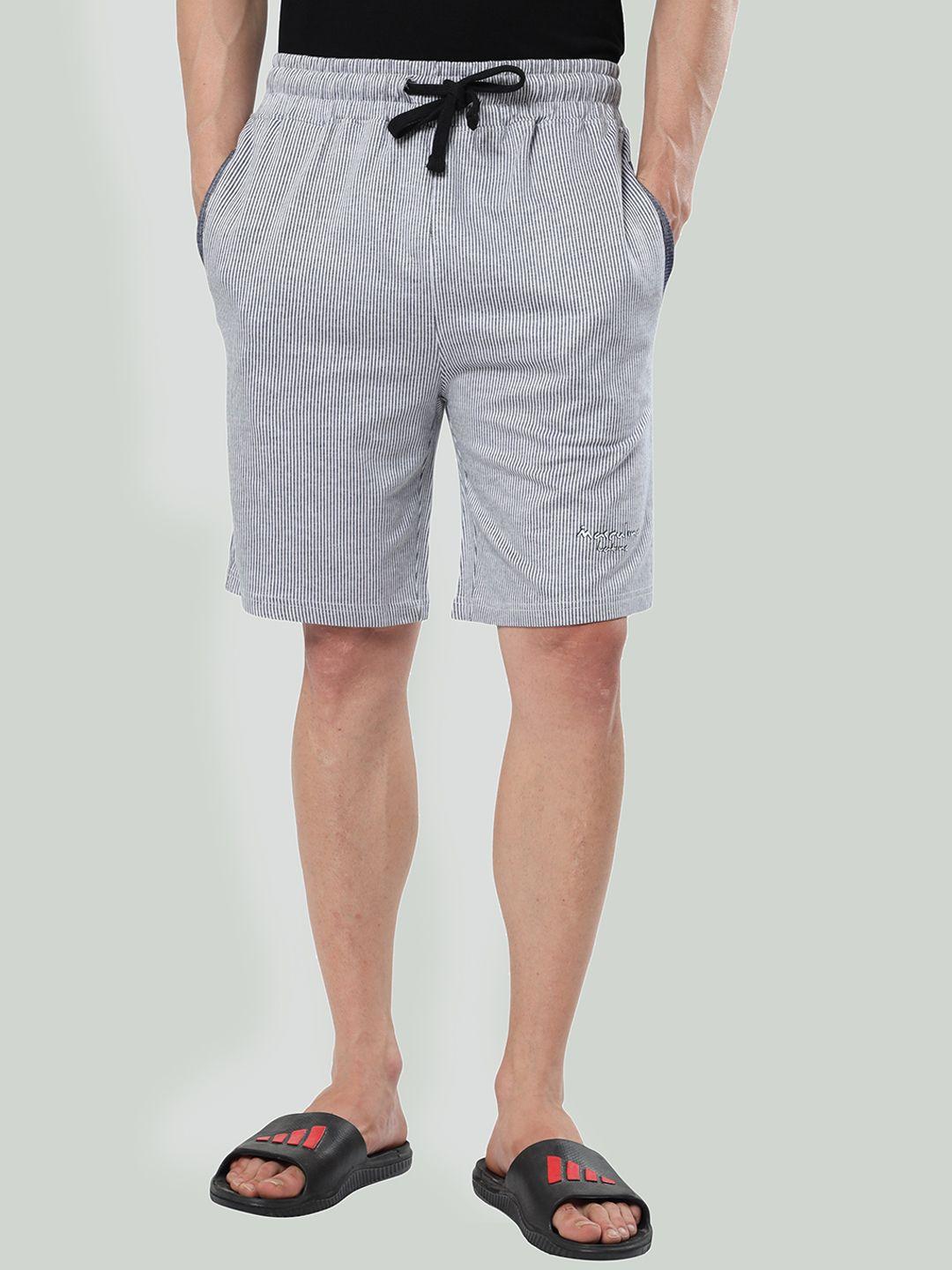 masculino latino men striped mid-rise cotton shorts