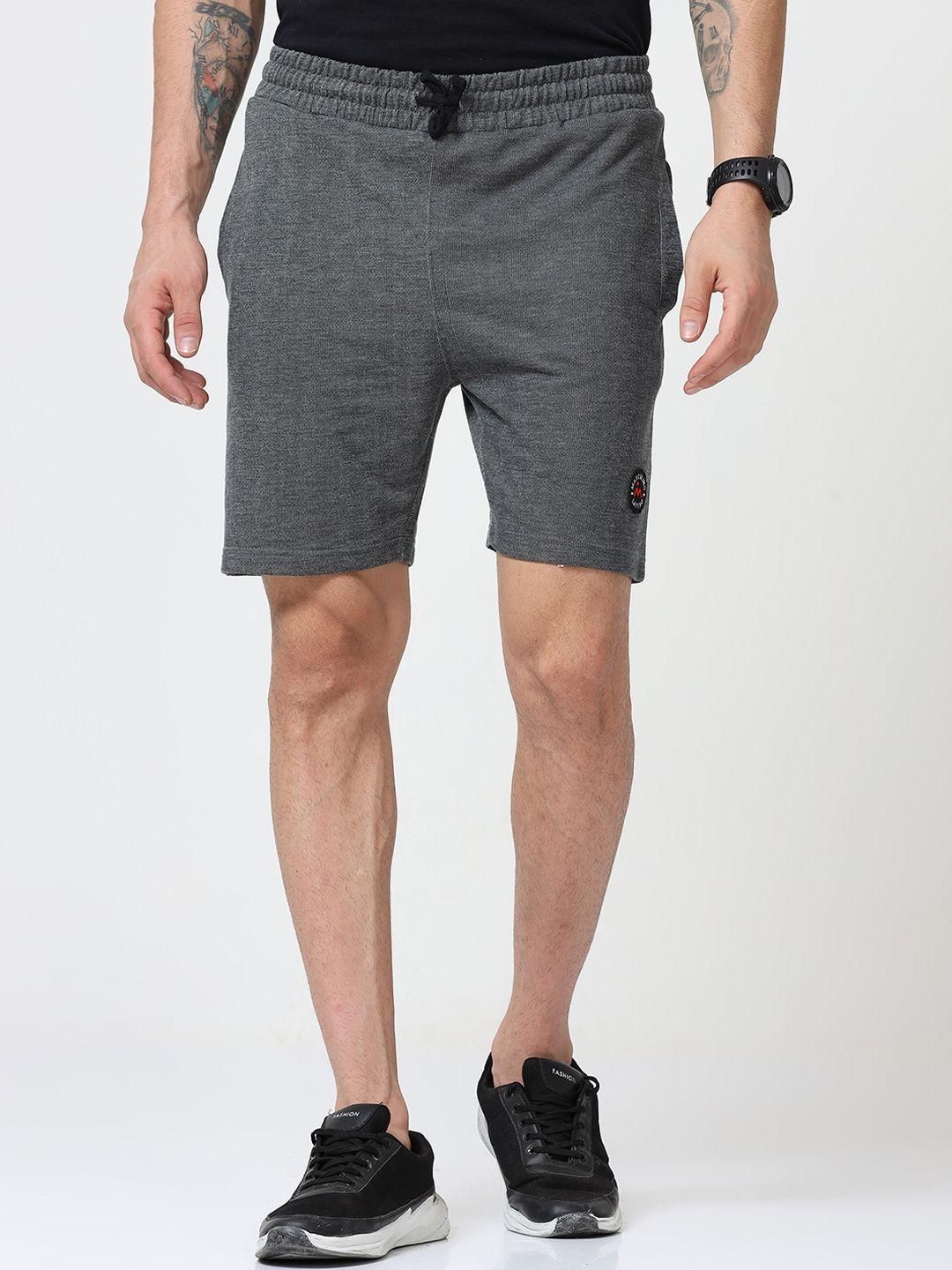 masculino latino plus men mid-rise regular fit shorts