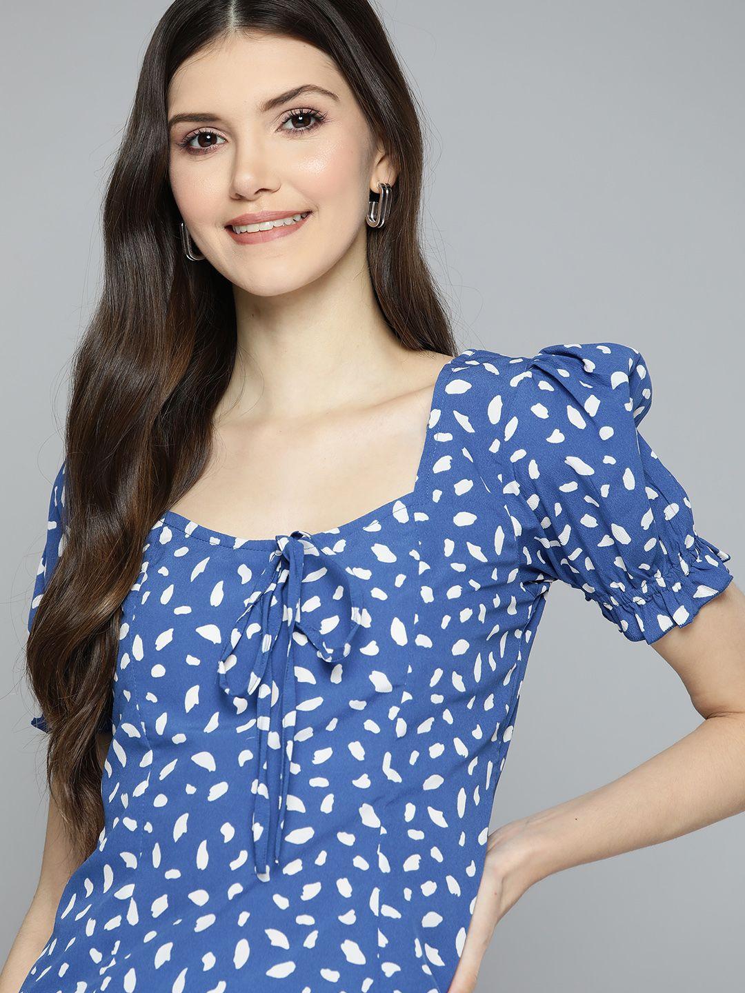 mast & harbour blue & white printed sweetheart neck top