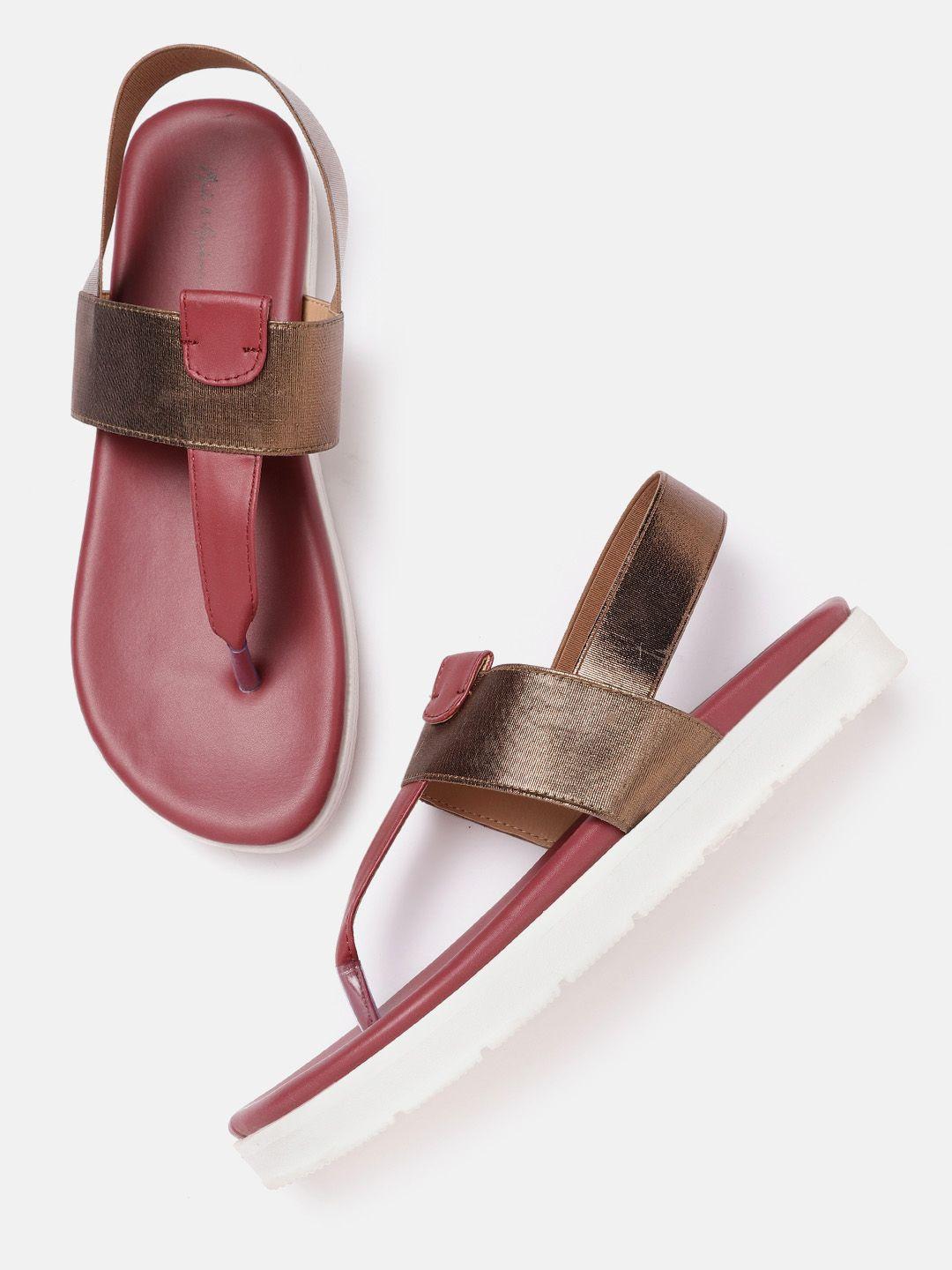 mast & harbour women maroon & gold-toned colourblocked t-strap flats