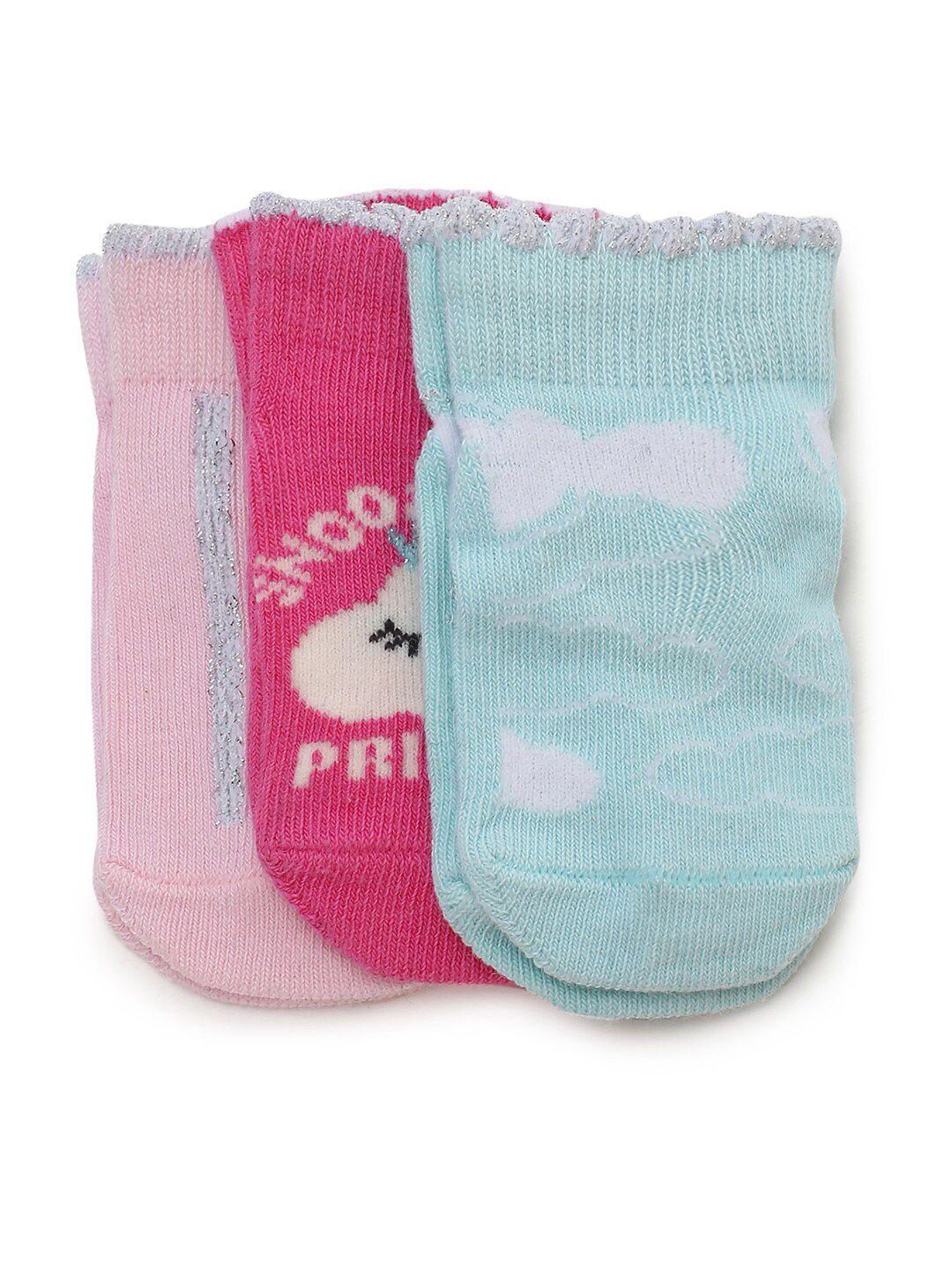 max girls pack of 3 patterned ankle-length socks