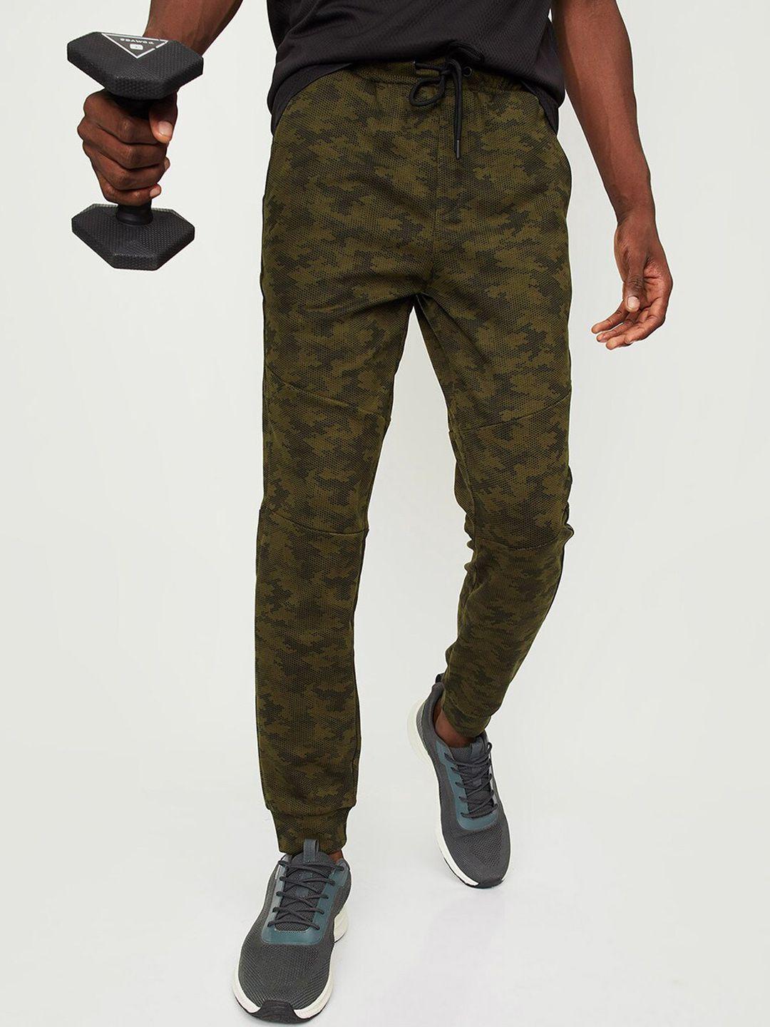 max men camouflage printed mid-rise cotton sports joggers