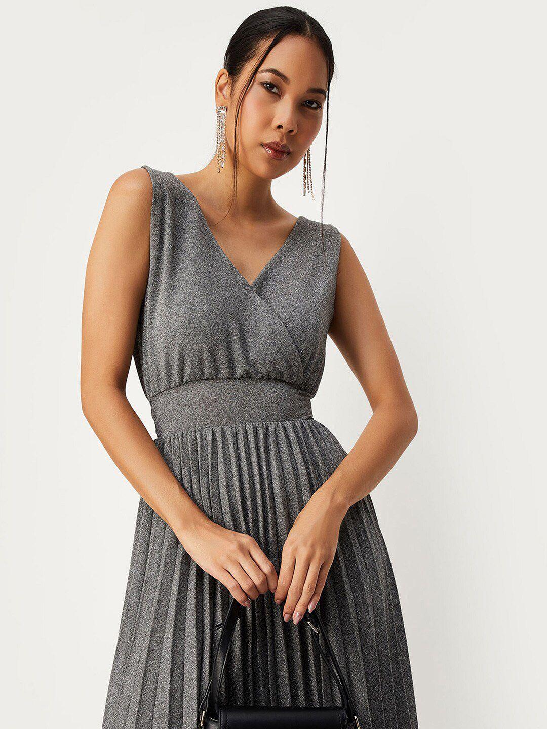 max belt detailed v-neck sleeveless fit & flare midi dress