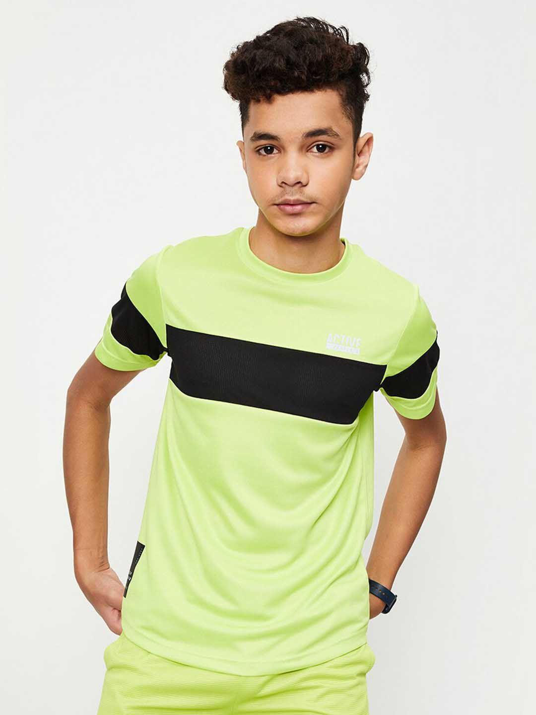 max boys colourblocked round neck t-shirt