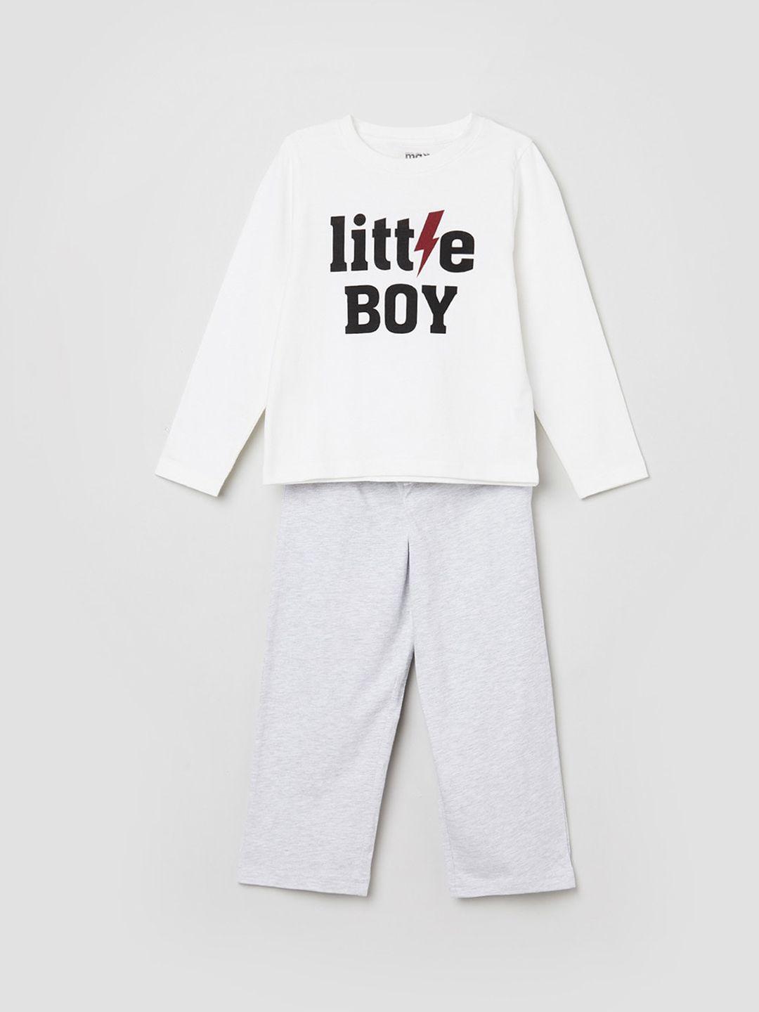 max boys grey & white printed night suit