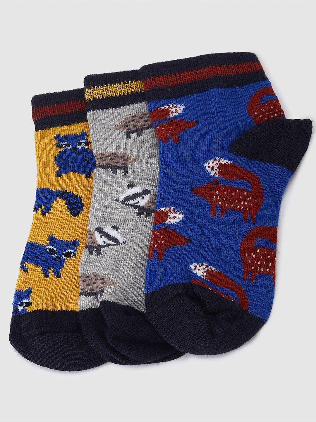 max boys pack of 3 printed ankle-length cotton socks