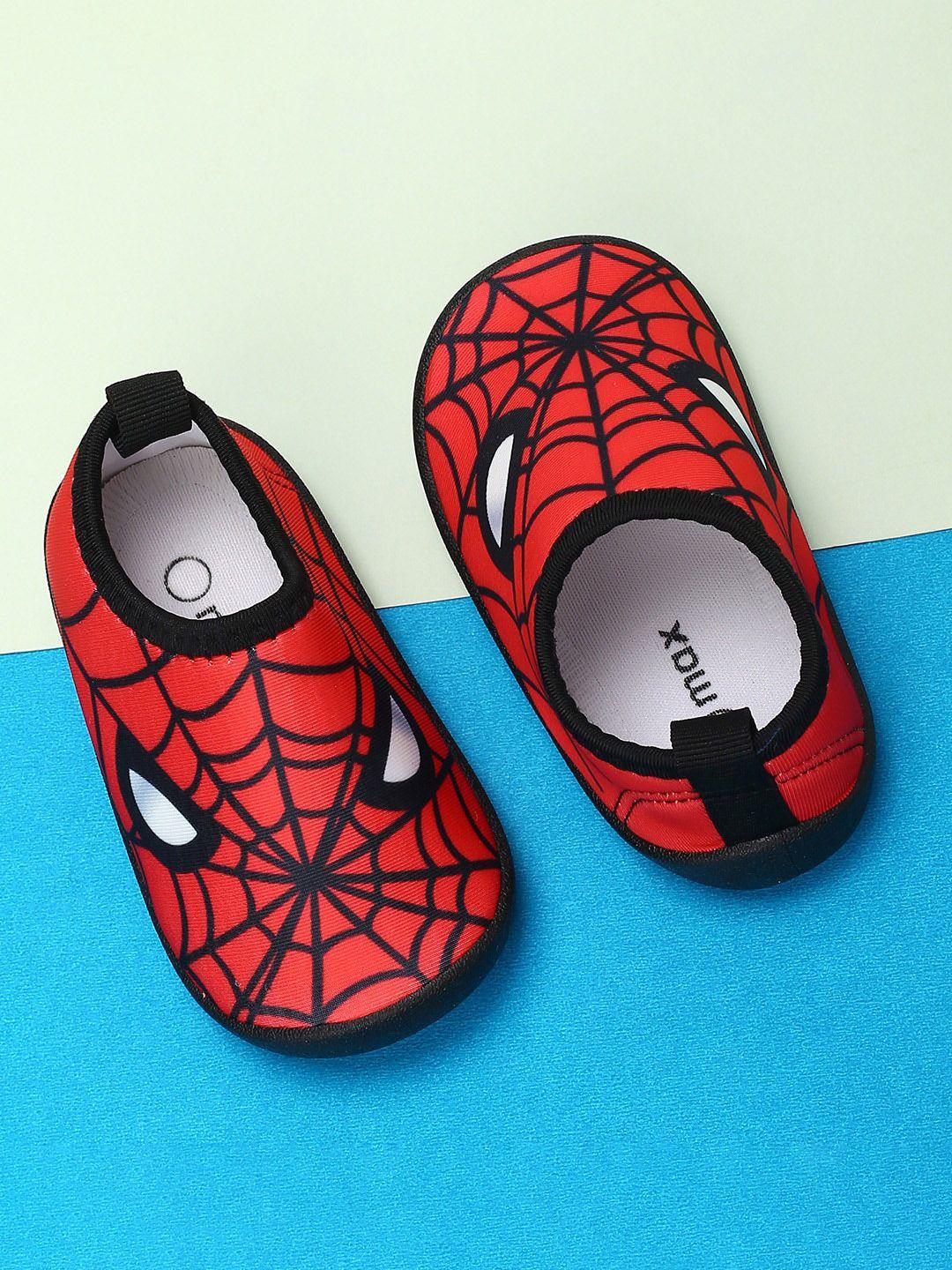 max boys spider man printed slip-on sneakers