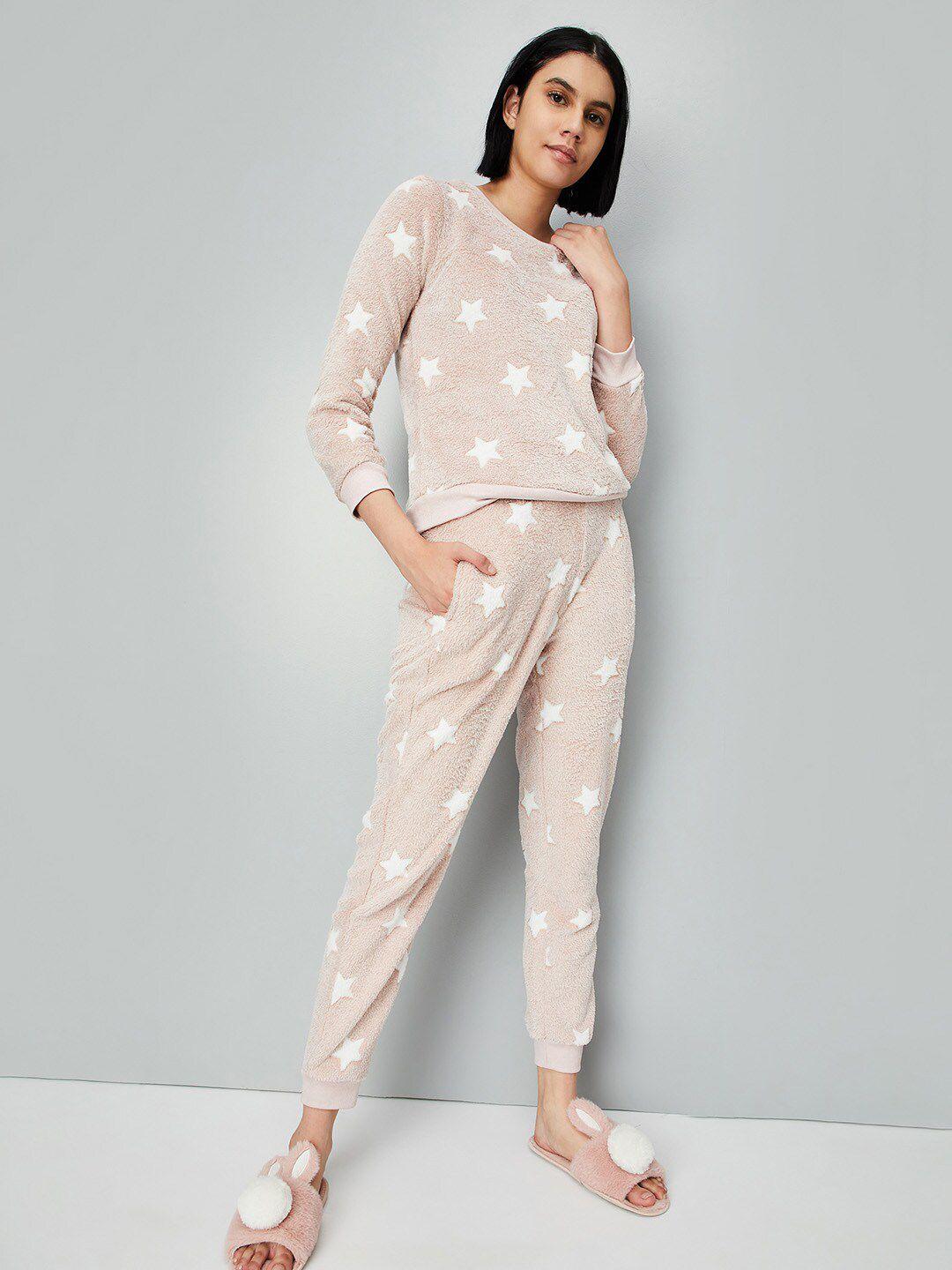 max conversational printed long sleeves night suit