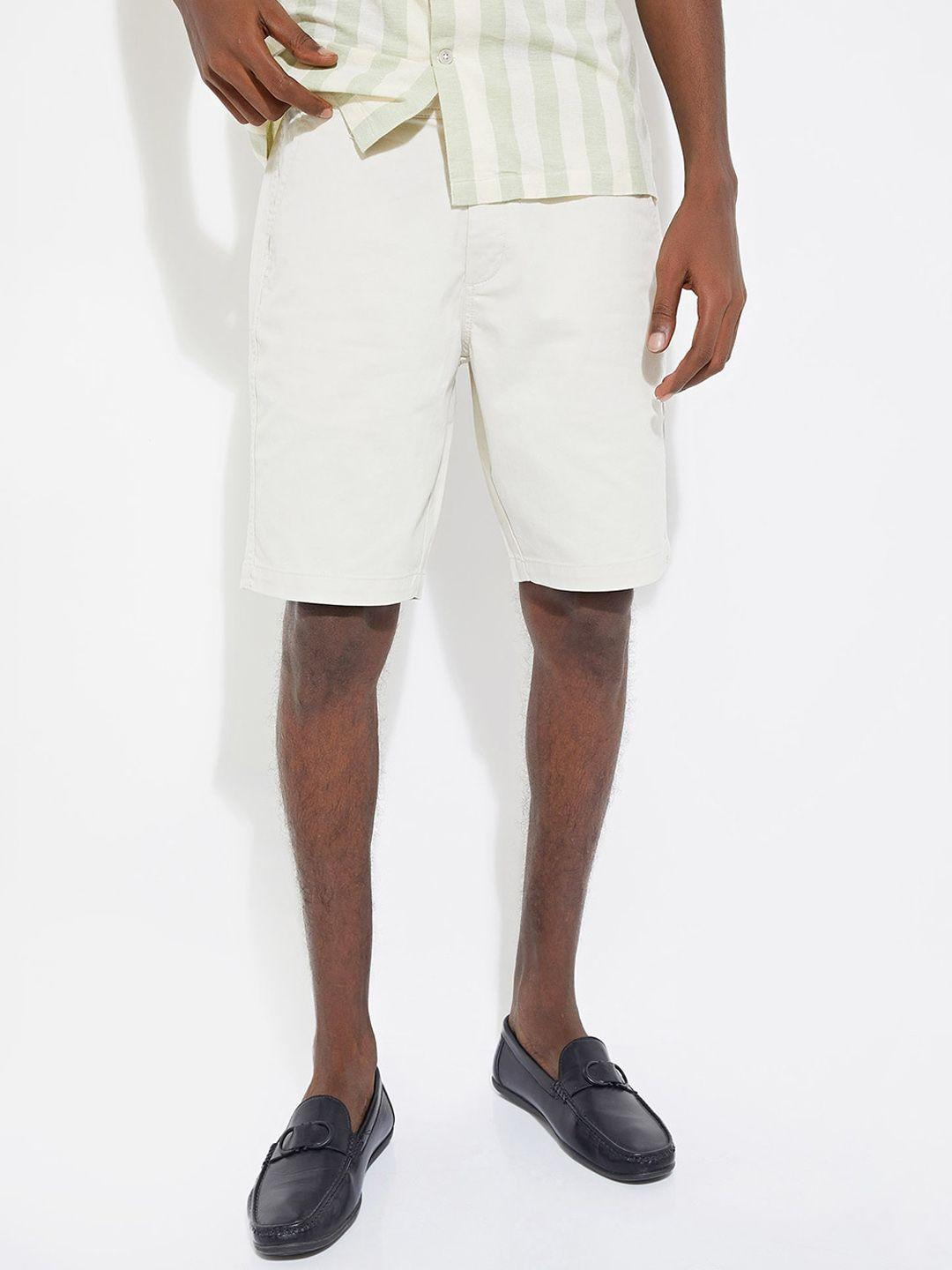 max men slim fit mid-rise shorts