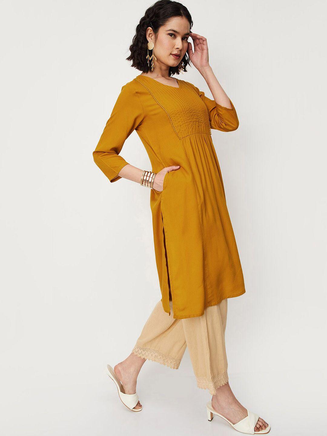 max round neck thread work straight kurta