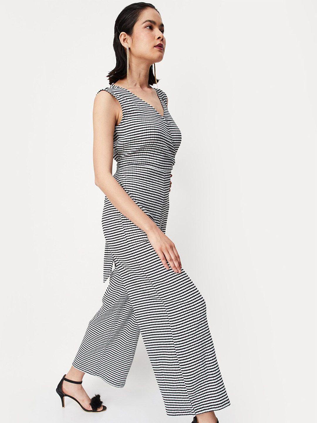 max v-neck striped waist tie-ups basic jumpsuit