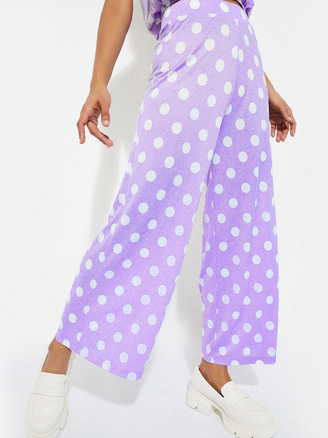 max women polka dot printed flat-front mid-rise trouser