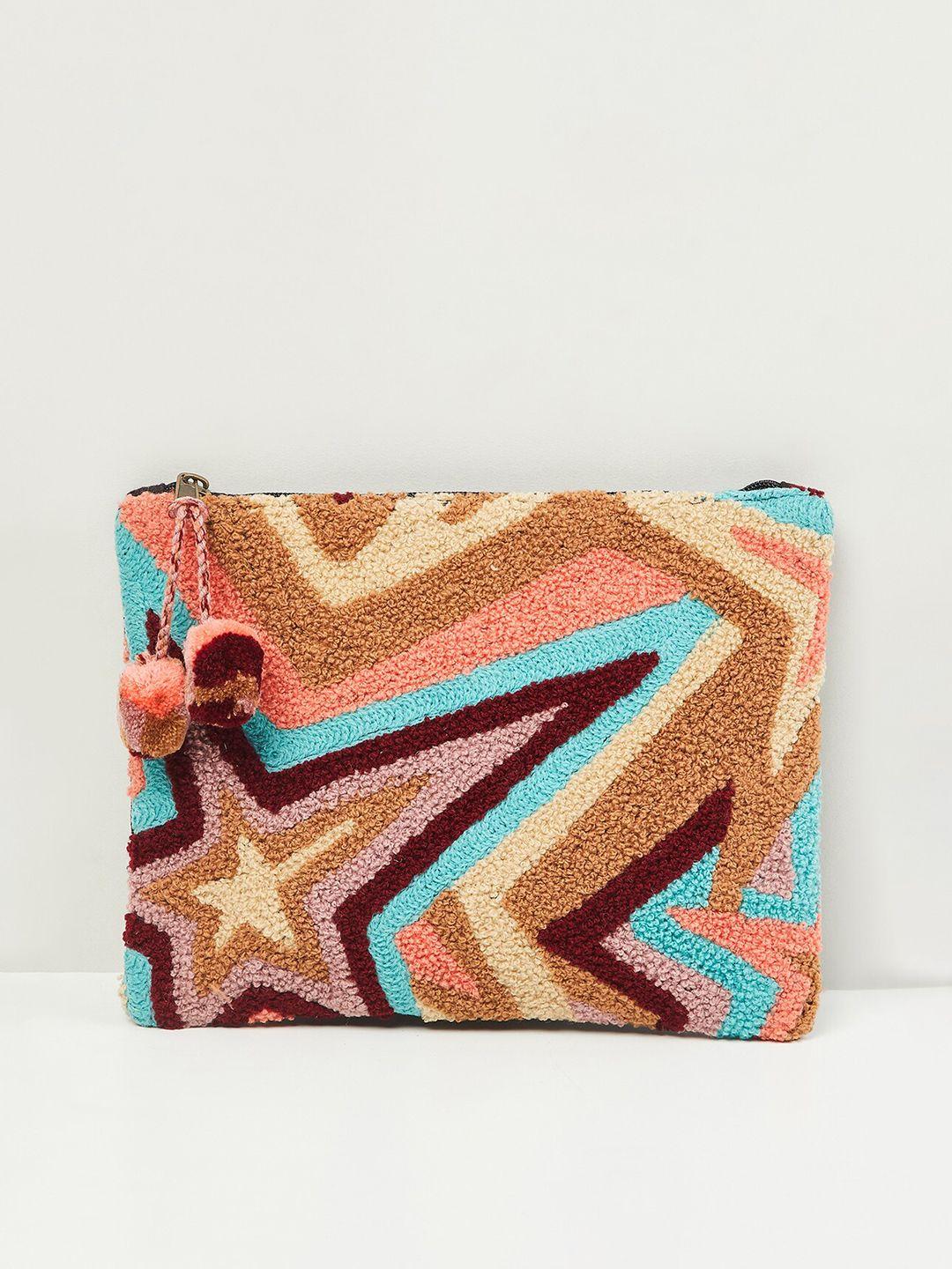 max women textured pouch