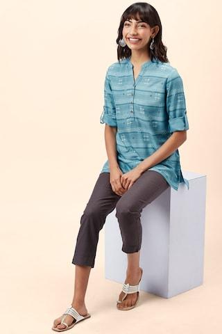 medium blue printed casual 3/4th sleeves mandarin women regular fit tunic