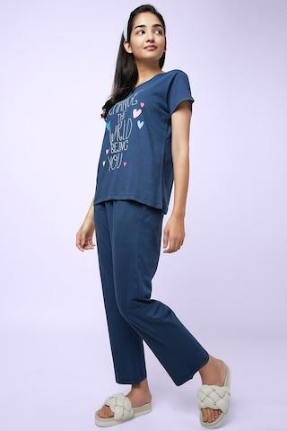 medium blue printeded round neck half sleeves women regular fit t-shirt & pyjama set