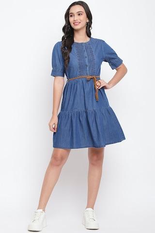 medium blue solid round neck casual thigh-length short sleeves women classic fit dress