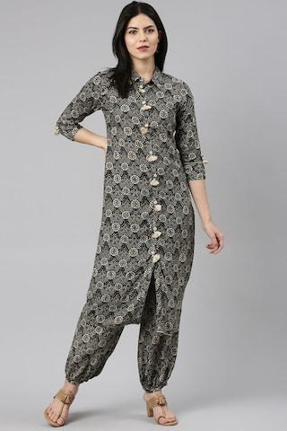 medium grey print casual 3/4th sleeves regular collar women straight fit pant kurta set