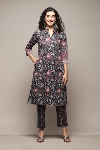 medium grey print casual 3/4th sleeves v neck women straight fit pant kurta set