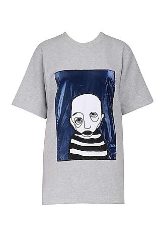 melange handcrafted face patch t- shirt