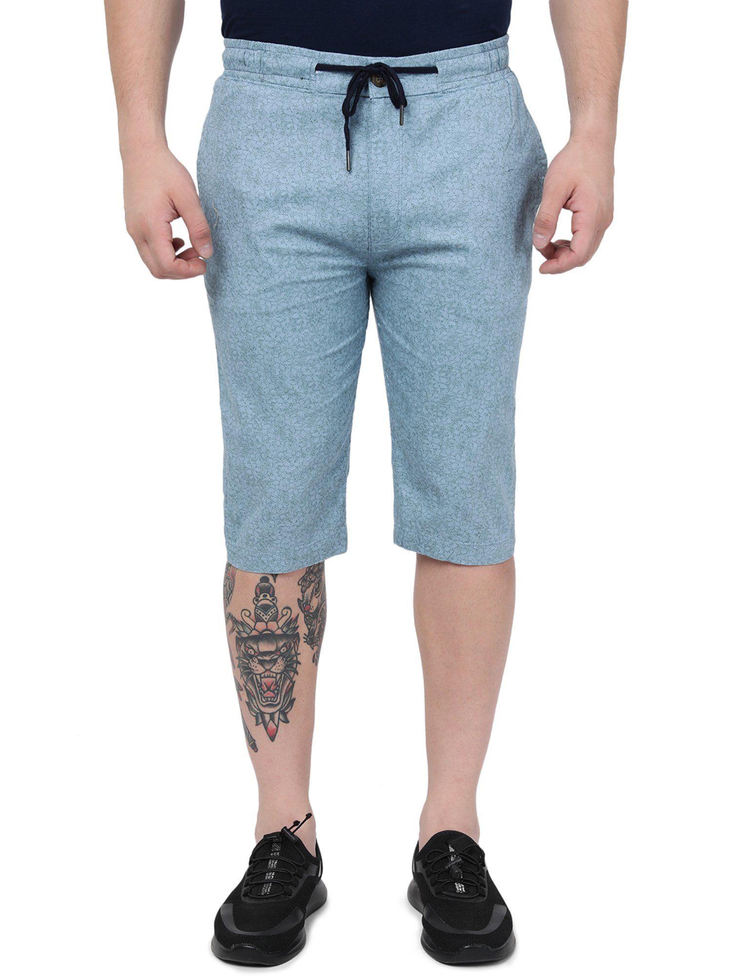 men blue cotton slim fit printed capri shorts