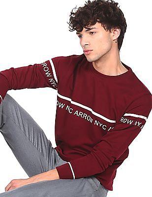 men burgundy crew neck printed sweatshirt