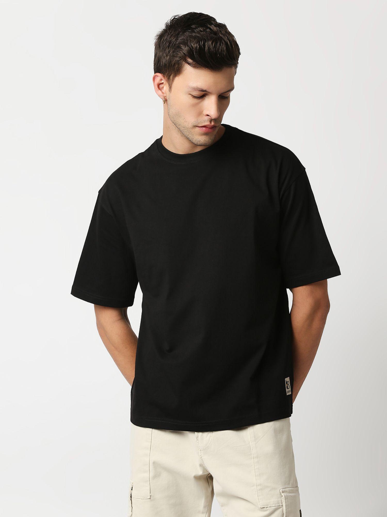 men crew neck t-shirt black colour solid half sleeves