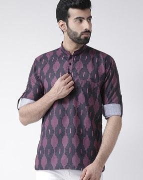 men geometric print regular fit short kurta with patch pocket