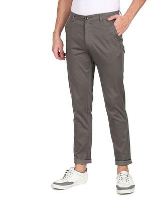men grey mid rise textured casual trousers