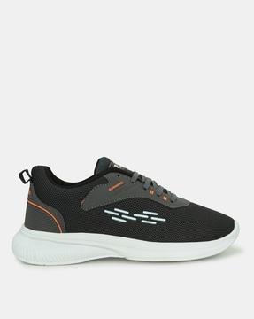 men lace-up running shoes